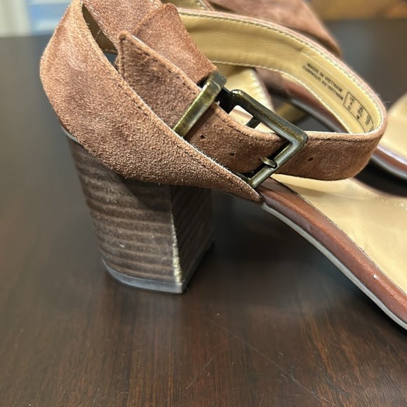 CLARKS Women's RALENE SHEEN Open Toe Sandals Stacked Heel Dark Tan Size 6.5 - Picture 16 of 17